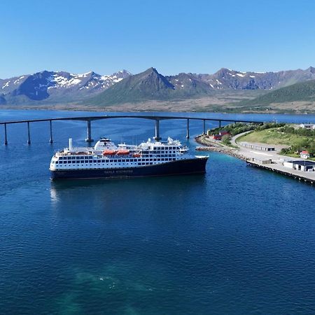 Risoyhamn Kafe Hotell Eksteriør bilde