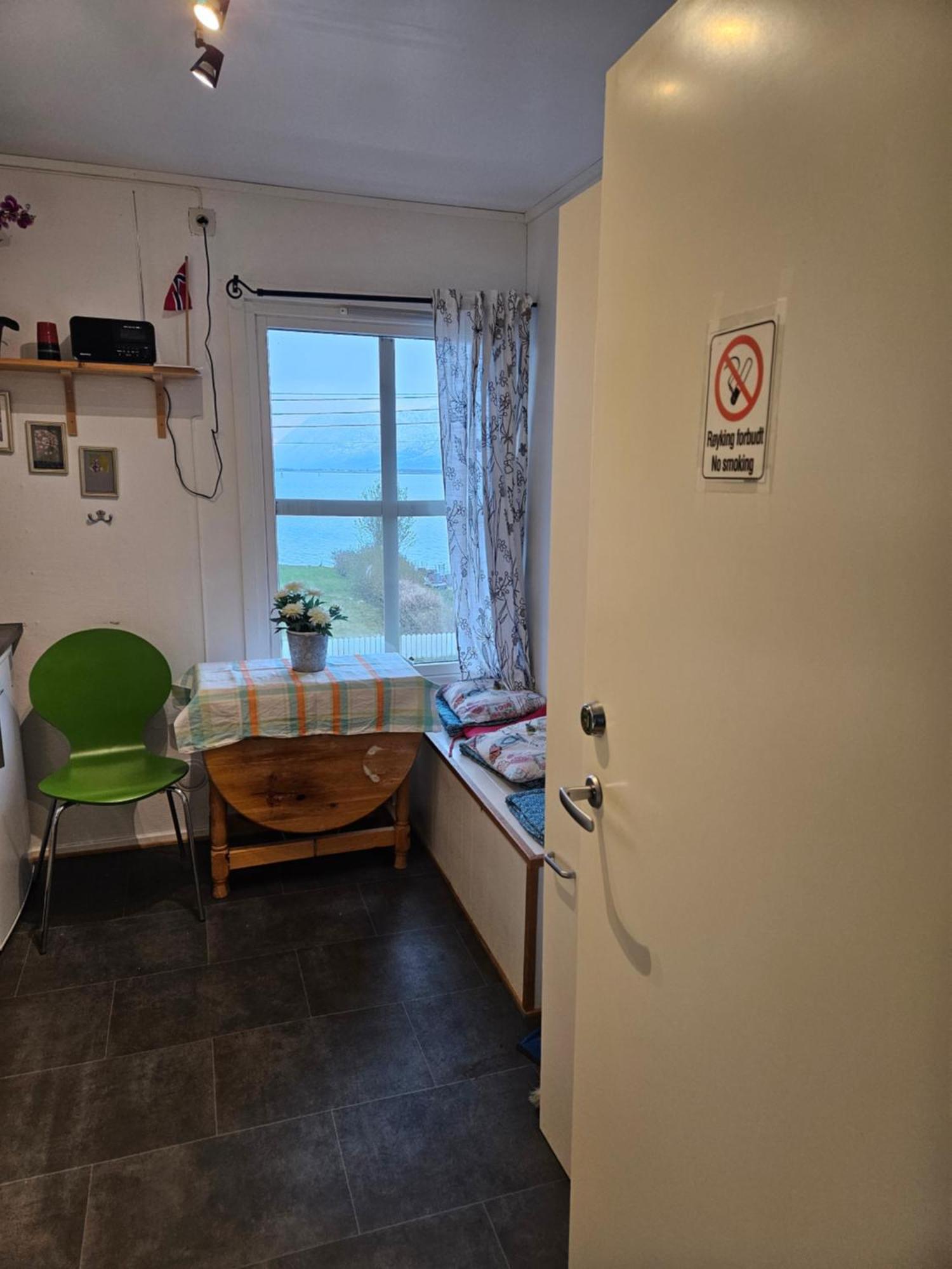 Risoyhamn Kafe Hotell Eksteriør bilde