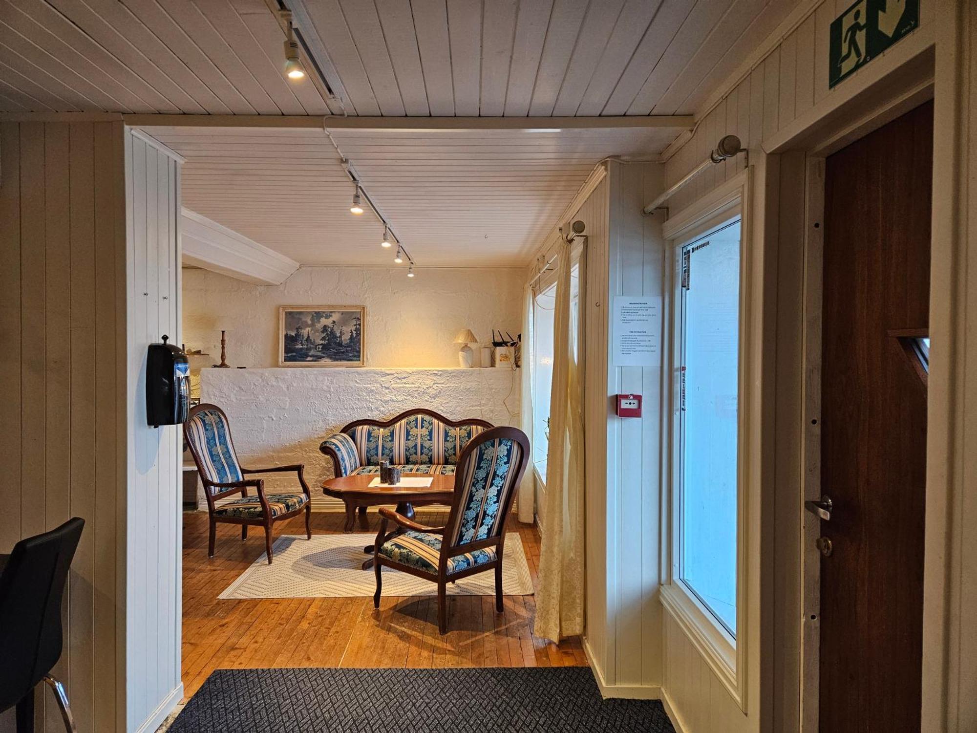 Risoyhamn Kafe Hotell Eksteriør bilde